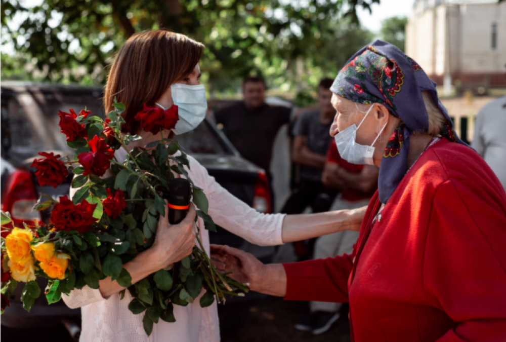Maia Sandu: „Pentru părinții, bunicii sau străbunicii noștri contează mult să audă o vorbă bună, să-i întrebăm de viață și de sănătate”
